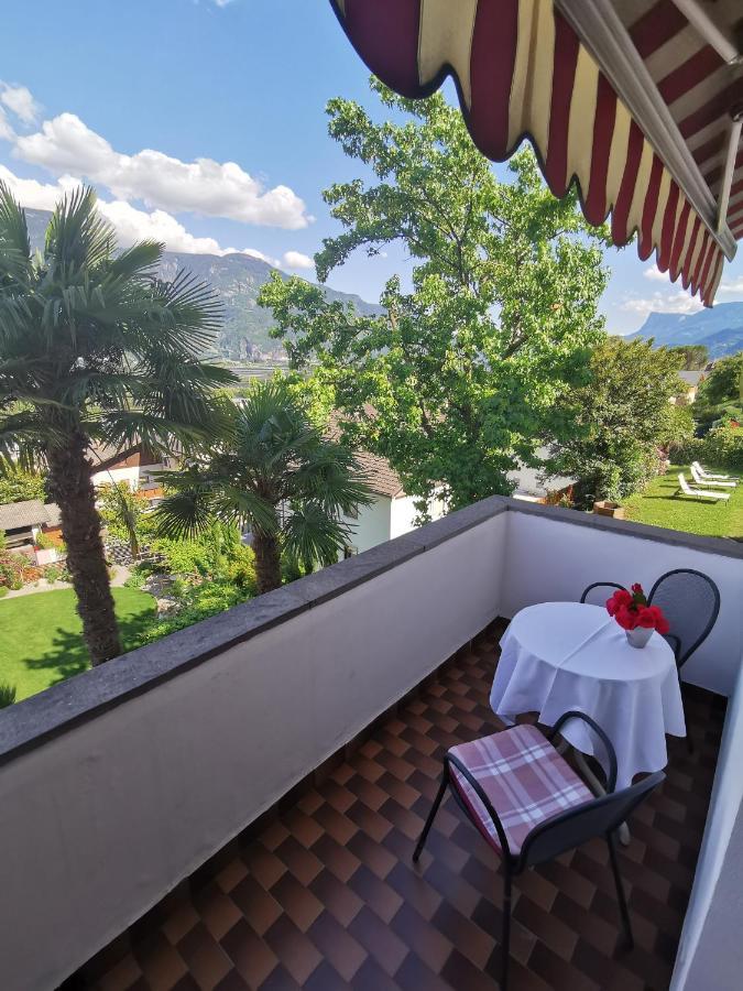 Hotel Eden Guesthouse Marlengo Bagian luar foto